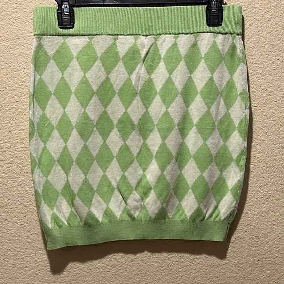 Green Argyle Print Knit Skirt - Picture 3 of 4